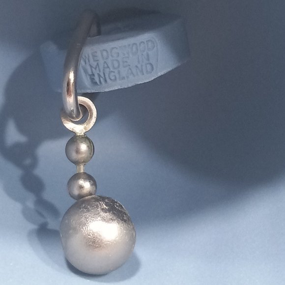 Vintage Wedgewood Bell w/ Swan - Picture 3 of 3